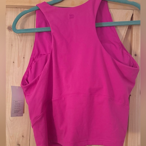 NWT all in motion work out top - Picture 4 of 4